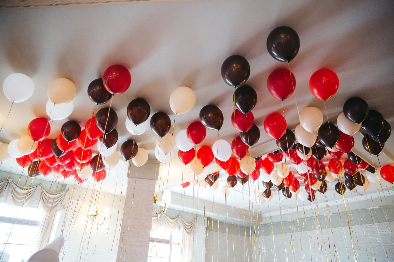 Balloon and floral birthday backdrop by Shivam Tent House in Delhi