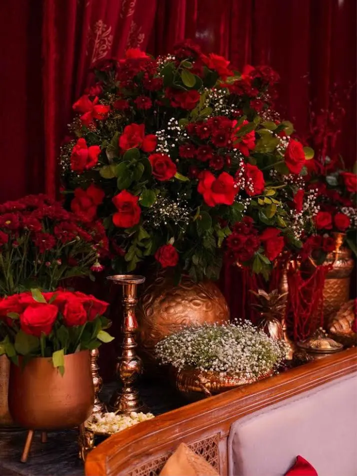 Red rose bouquet wedding decor